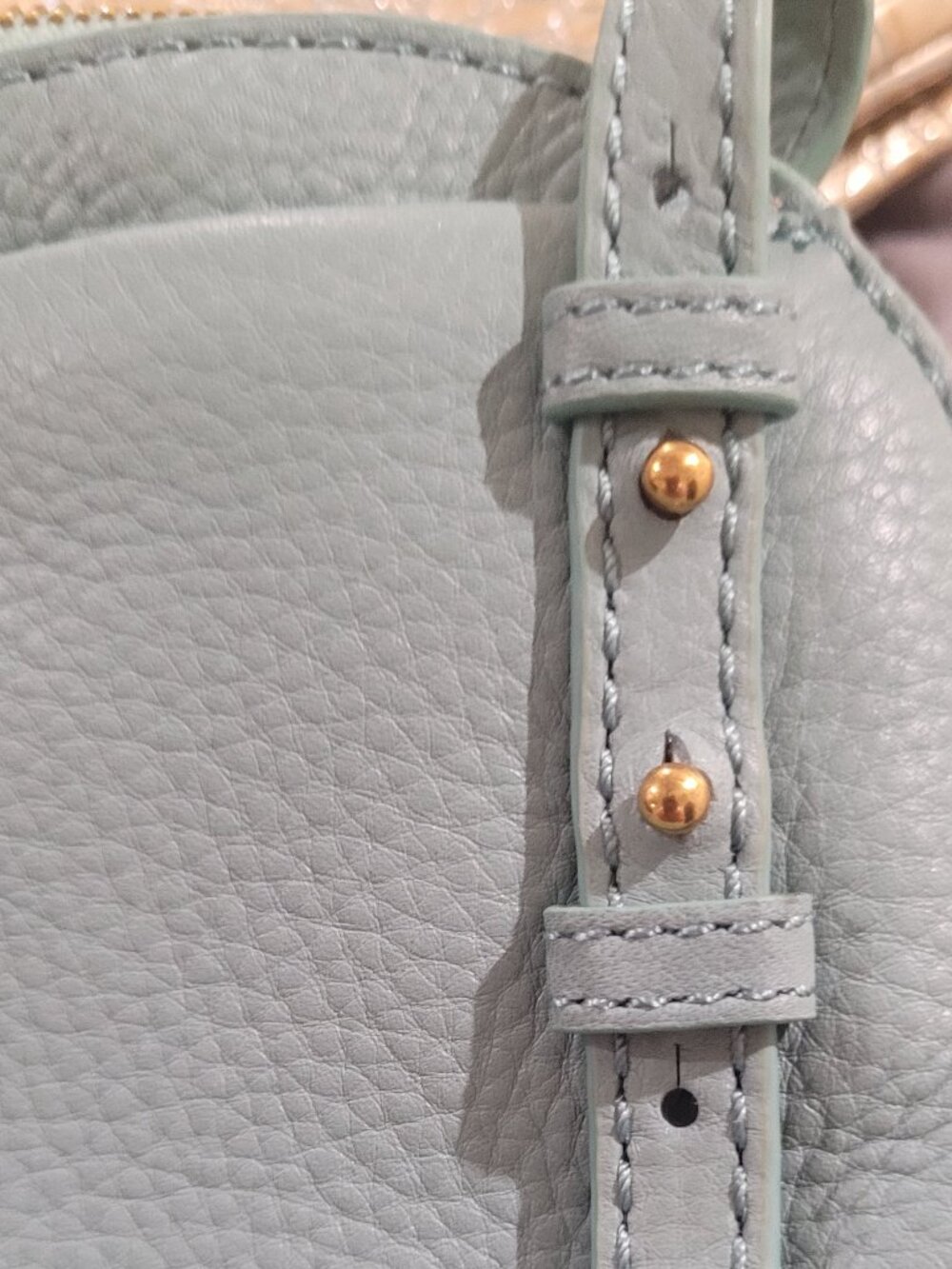 Buatiful. Must have it HOBO Nash Crossbody Pebble Leather pale Green - Picture 5 of 6